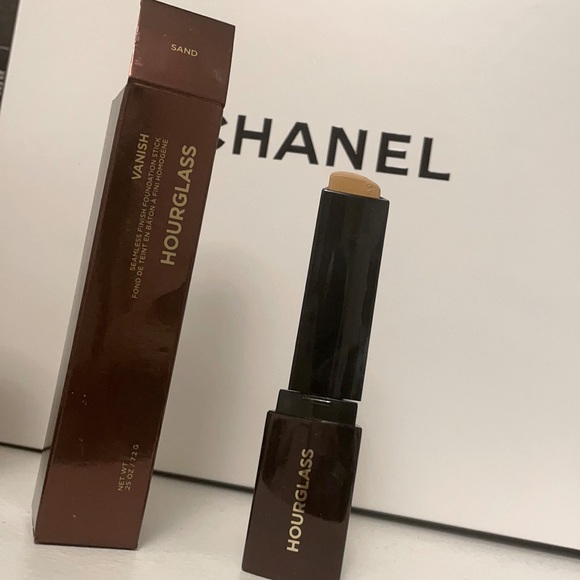 Unused High- class HOURGLASS seamless finish foundation stick - Picture 2 of 4